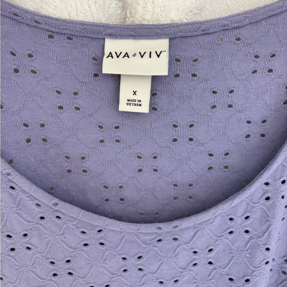Ava & Viv Purple Eyelet 3/4 Sleeve Top 1X - Picture 3 of 9